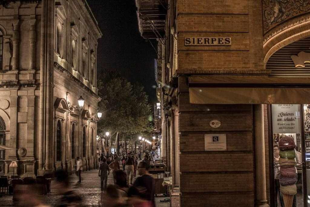 Atico Con Piscina Junto Catedral De Sevilla Exteriér fotografie